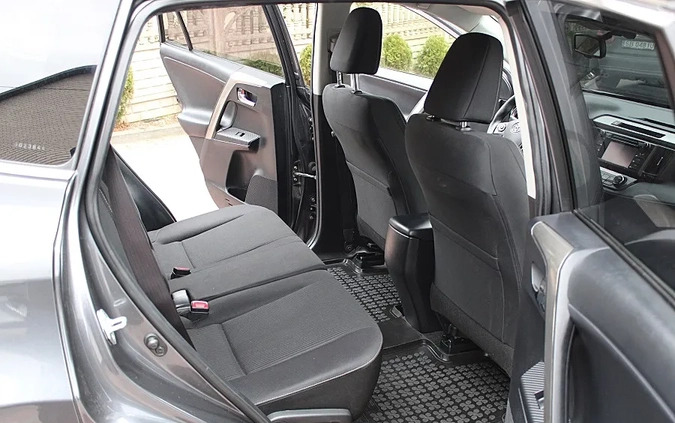 Toyota RAV4 cena 52900 przebieg: 128000, rok produkcji 2013 z Wolbrom małe 121